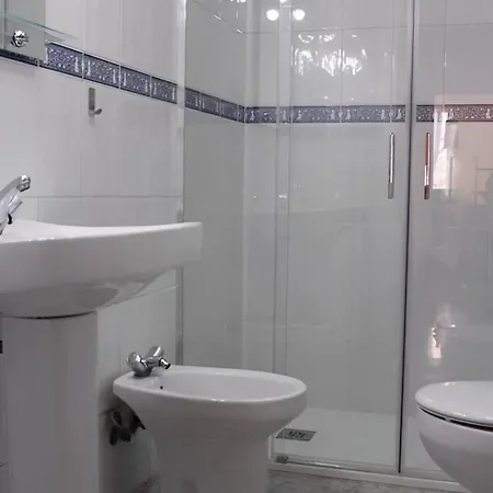 Renovado Y Muy Cerca Del Centro Urbano Lejlighed